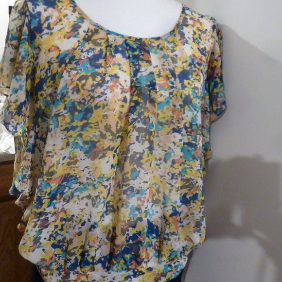 BLACK RAINN Cute Multicolored sheer flutter sleeve blouse/ top - Picture 1 of 7